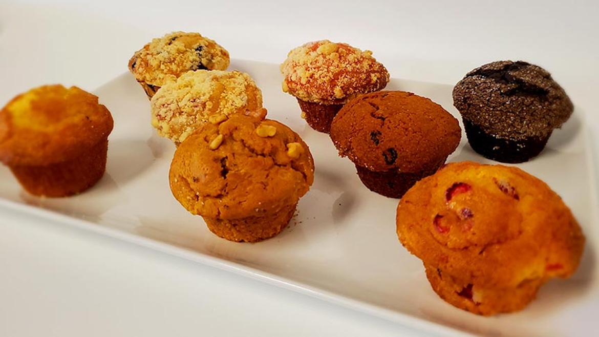 Muffins vs Cupcakes The Ultimate Showdown Linda's Bakery (608) 786